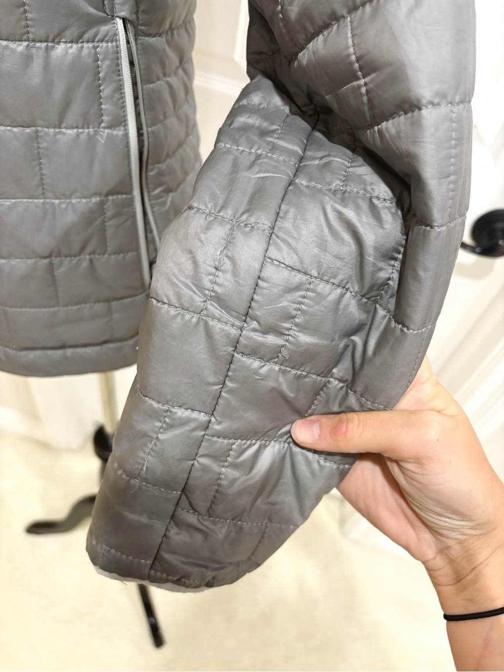Patagonia Women's Nano Quilted Puff Jacket - Shiney Silver Small - Picture 6 of 8